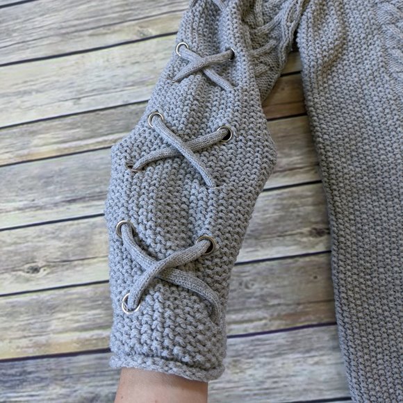 John & Jenn Gray Chunky Knit Crew Sweater - Picture 7 of 10